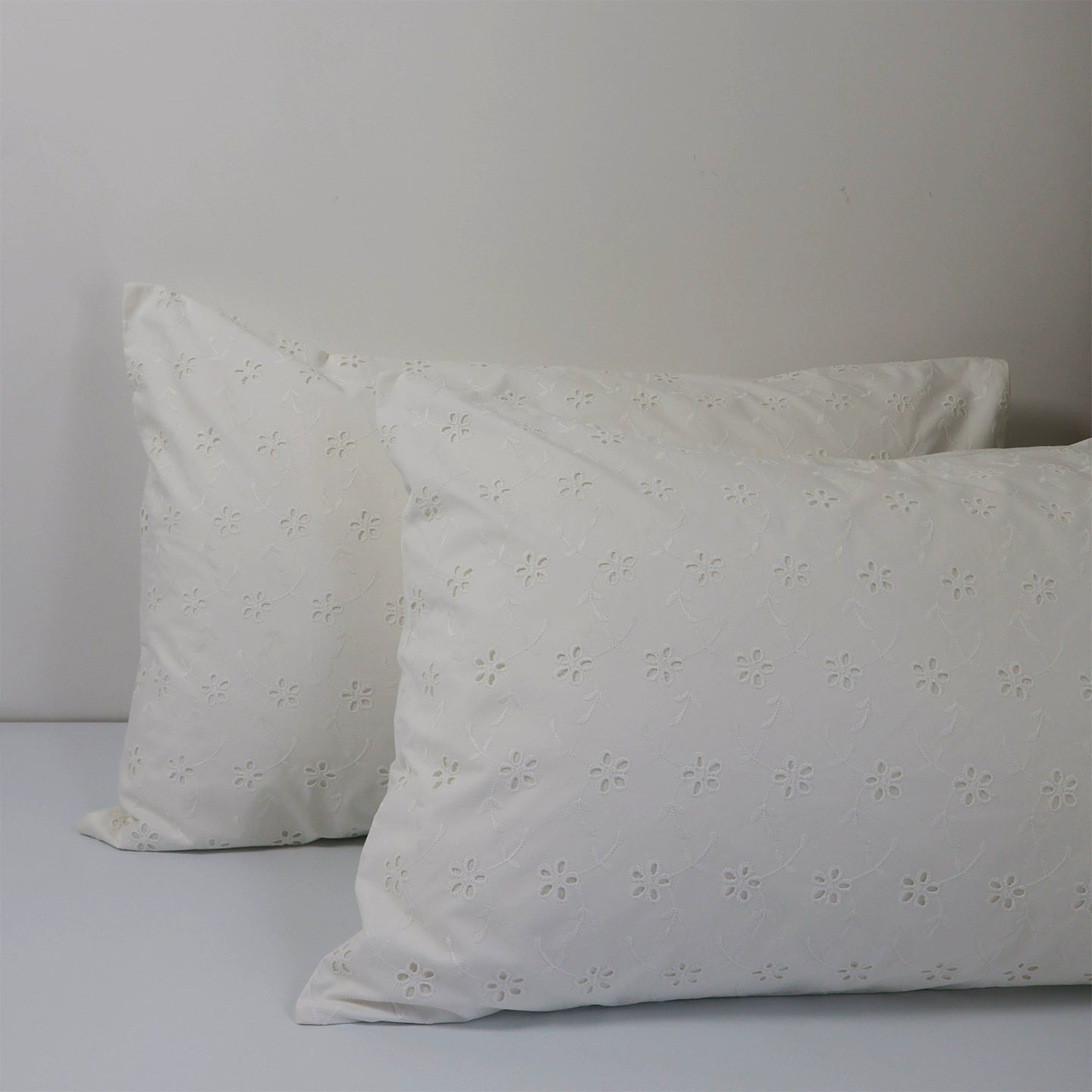 Moran woven embroidered pillowcase