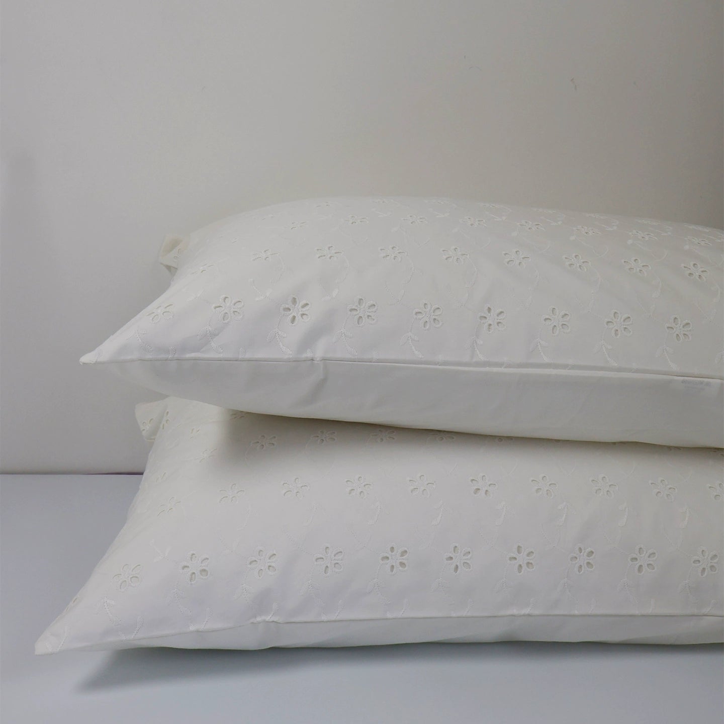 Moran woven embroidered pillowcase